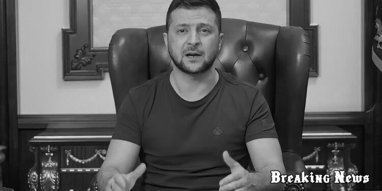 Чоловіки мобілізаційного віку повинні перебувати в Україні, - Зеленський