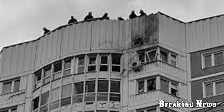 Москву атакували БПЛА: є влучання у багатоповерхівки