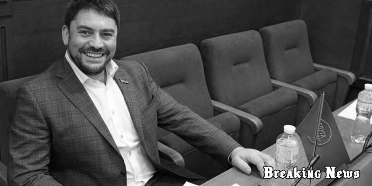 Журналісти розповіли, як підозрюваного у хабарництві "слугу" випустили за кордон