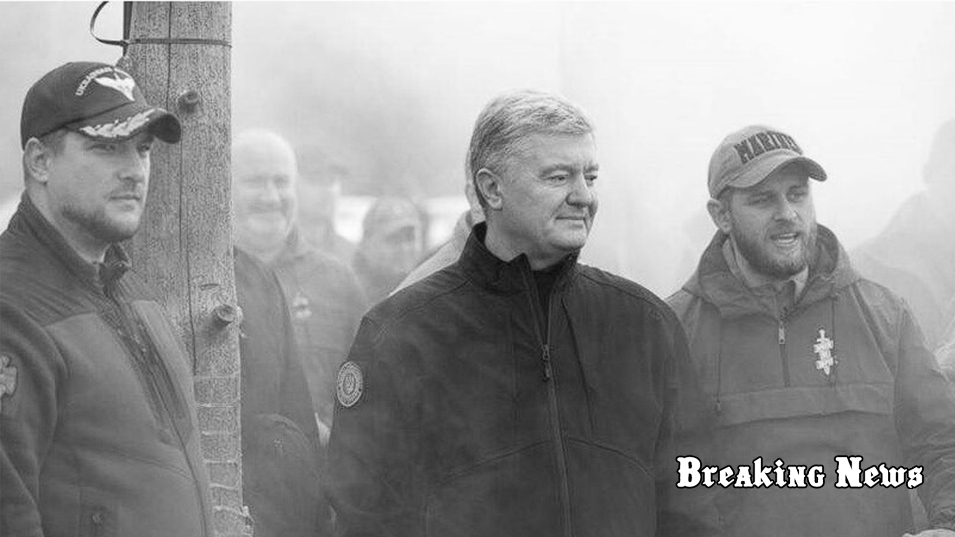 Порошенко разом з командою волонтерів потрапив під обстріл під час евакуації цивільних у Херсоні: що відомо