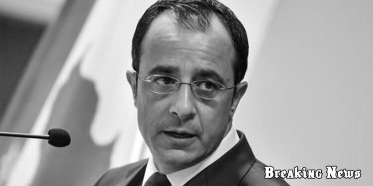 Новий президент Кіпру відмовився надавати Києву зброю