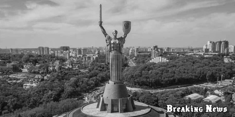 У держдумі РФ закликали завдати удару по Батьківщині-матері в Києві