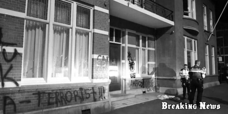 "Лука - терорист!" У Нідерландах розбили вікна у посольстві Білорусі