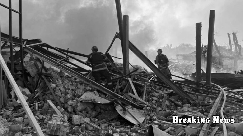 Росіяни вдарили ракетою по адмінбудівлі поліції у Кривому Розі: загинув правоохоронець, кількість постраждалих зросла до 60