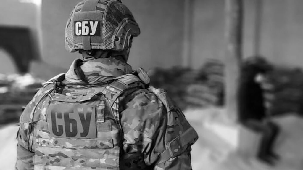 Збирав інформацію про українських військовослужбовців: у Хмельницькому затримали чиновника, який працював на ФСБ