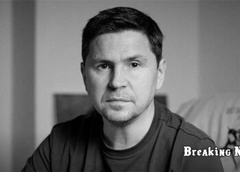 Подоляк заявив, що Зеленському варто піти на другий термін, щоб «завершити багато програм»