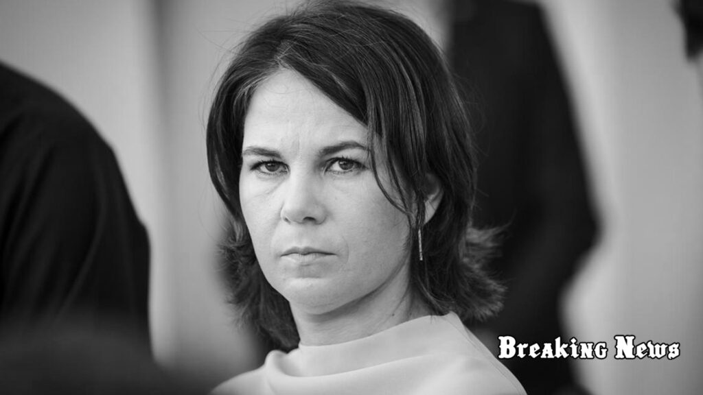 Бербок пригрозила Китаю наслідками за постачання зброї Росії: можливі санкції від ЄС