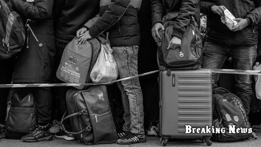 Міністр закордонних справ Андрій Сибіга заявив, що за кордоном наразі перебуває близько 7,5 мільйона українців