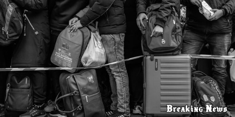 Міністр закордонних справ Андрій Сибіга заявив, що за кордоном наразі перебуває близько 7,5 мільйона українців