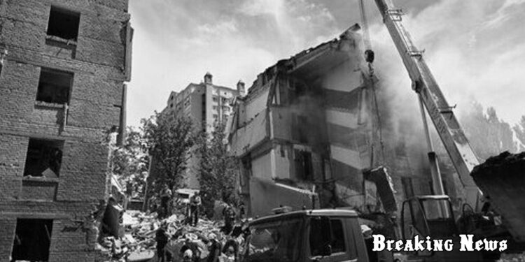 Удар по Києву: у Шевченківському районі з-під уламків будинку дістали тіла двох жінок