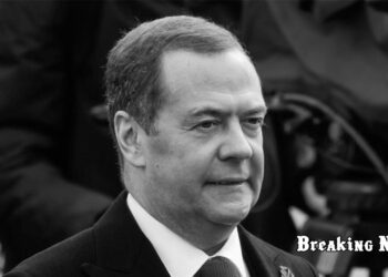 Мєдвєдєв влаштував істерику через заборону в Україні РПЦ і звинуватив у цьому Порошенка
