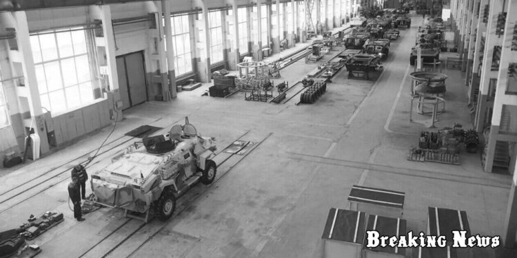 Білоруський завод відновлює бронетехніку для Росії: нові дані з супутникових знімків