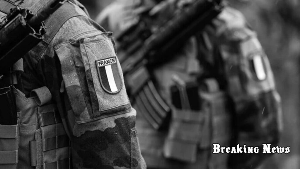 військових