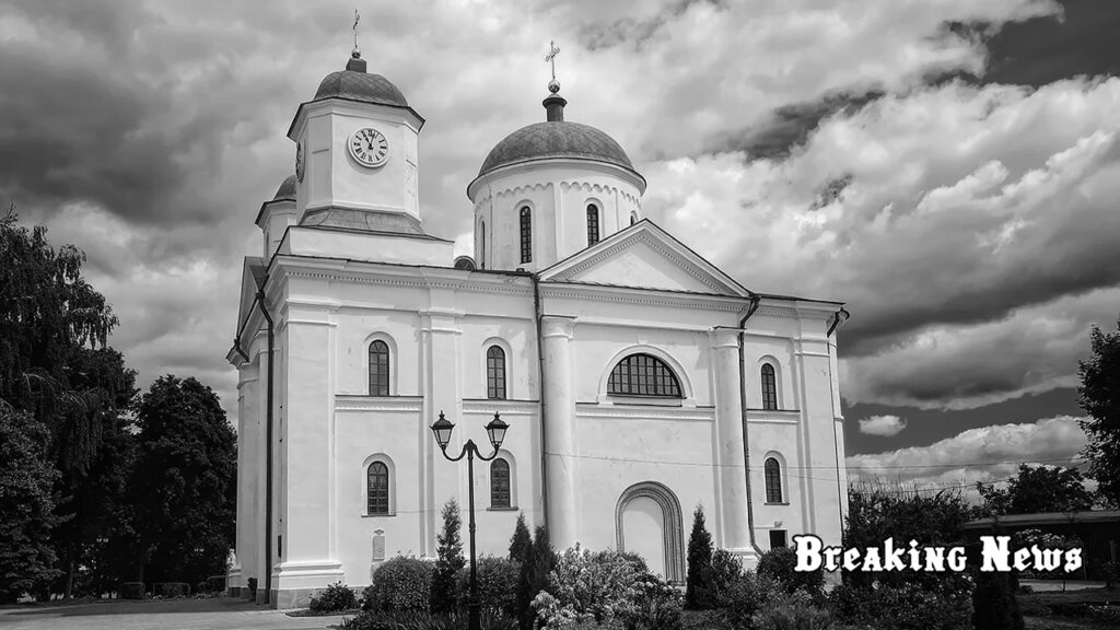 ⛪️ Успенський собор у Каневі офіційно передали ПЦУ: Митрополит Епіфаній провів першу молитву