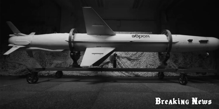 🚀 Україна вперше показала “Довгий Нептун” – далекобійну версію крилатої ракети