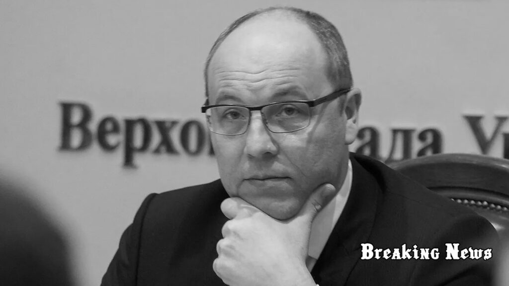 🏛️ Порошенко закликав підтримати перейменування вулиці в центрі Києва на честь Андрія Парубія