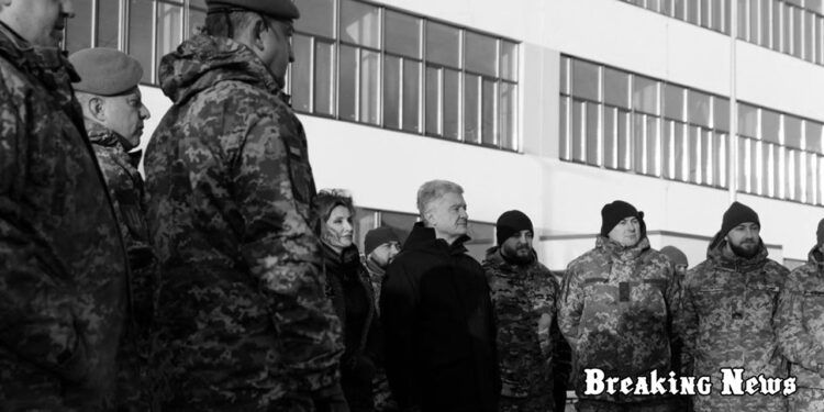 🎄 Фінальна передача року: півтора десятка бригад отримали від Порошенка «Блискавки» та інші сюрпризи для ворога