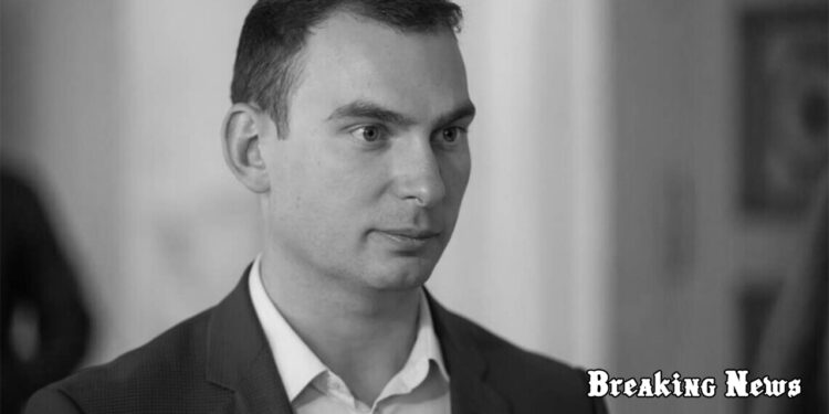 🎥 Піарники ОП Петров та Іванов, які називали критиків "ухилянтами", виявилися заброньованими на державному та приватному підприємствах, - нардеп Железняк