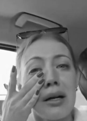 🇷🇺 Росіянка скаржиться на наслідки війни та забруднення моря в Туапсе:: "Море за#башено мазутом. БПЛА #баные - все разносят! Не знаешь, проснешься ли живым!". ВIДЕО